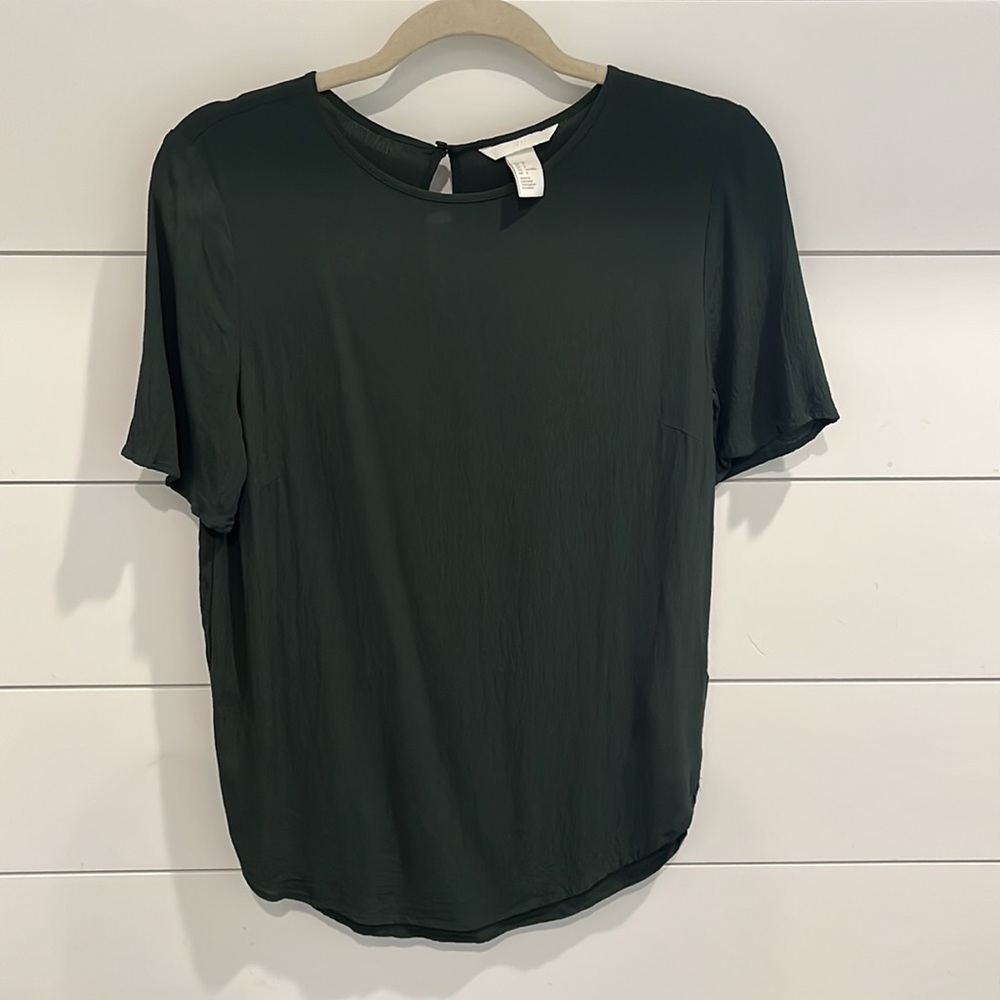 🔴 3 FOR $25 - H&M Short Sleeve Green Top